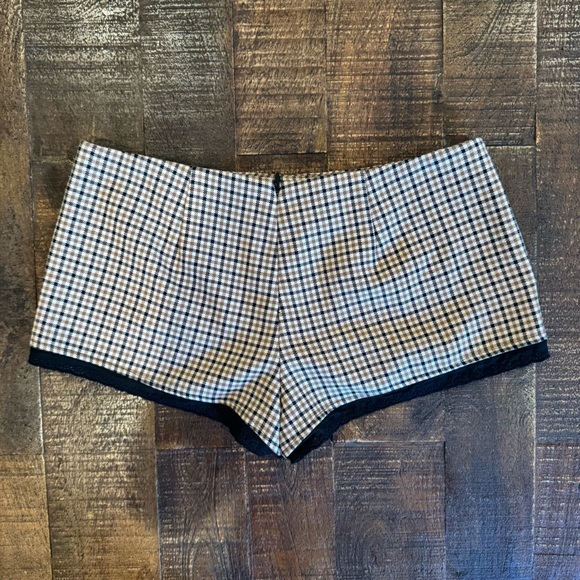 Reformation June Low Rise Mini Short - Picture 3 of 5